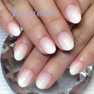 ネイル Nail salon Serpienteのネイルデザイン