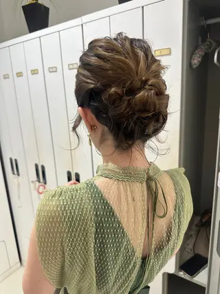 ミディアム レイヤー 艶々カラーのヘアスタイル