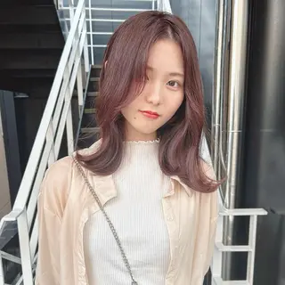 セミロング カラー 韓国🇰🇷レイヤー カットオリーブカラーのヘアスタイル