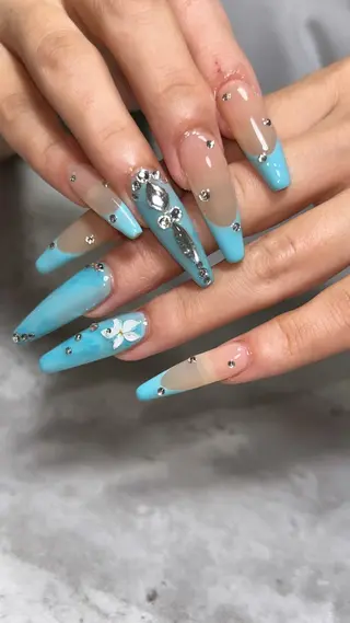 ネイル Prettiest nailのネイルデザイン