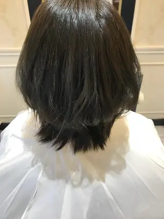 ショート カラー 粟田 めぐみのヘアスタイル