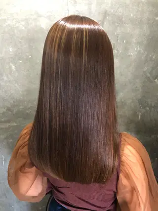 ミディアム 髪のケアリスト高橋 健太郎のヘアスタイル