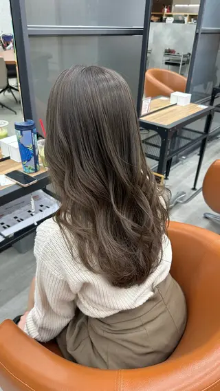 ロング カラー 高松 沙耶のヘアスタイル