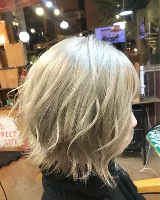 ミディアム カラー 玉木 育実のヘアスタイル