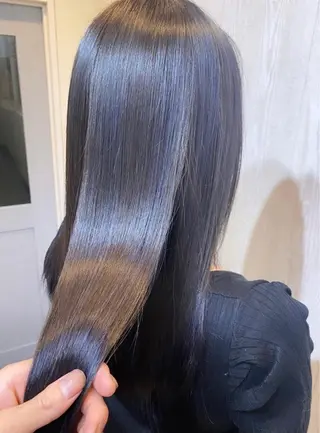 セミロング カラー TELA HAIR 副代表　岡田のヘアスタイル