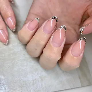 ネイル repos~ルポ~所属・里見 麗のネイルデザイン