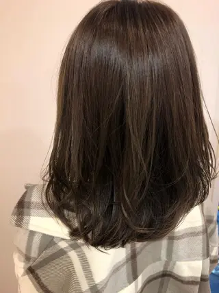 ミディアム カラー 盛れるレイヤーカット 得意🌹井上美沙のヘアスタイル