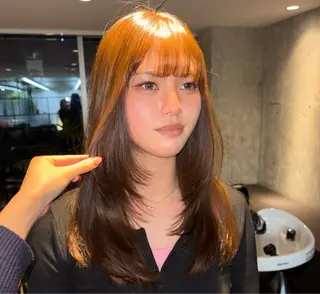 セミロング Cocona 🦤 /ブリーチ/艶カラーのヘアスタイル