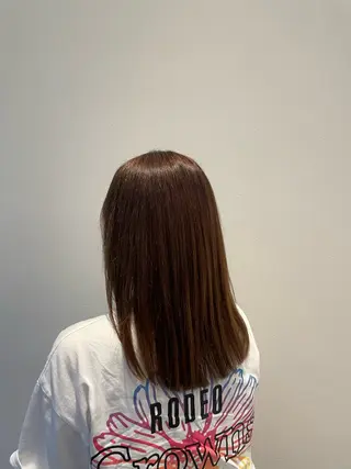 セミロング カラー 磯引 美菜のヘアスタイル