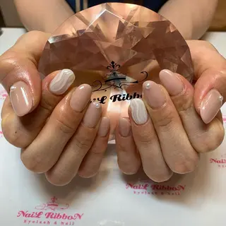 ネイル ネイルリボン 受付スタッフのネイルデザイン
