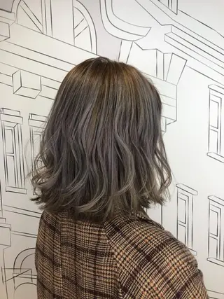ミディアム カラー TOMOKA 艶髪/透明感カラーのヘアスタイル