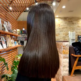 セミロング たおちゃん／レイヤー ／透明感カラーのヘアスタイル