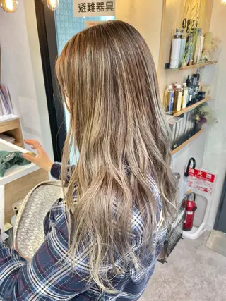 ロング カラー レイン🌏🌱 似合わせ/ハイトーンのヘアスタイル