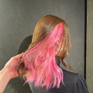 ミディアム カラー TAKUMI ハイトーン/ウルフのヘアスタイル