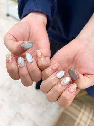 ネイル 吉田 里菜のネイルデザイン