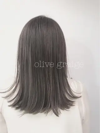 ミディアム カラー ぱつっとボブ/ 小野あかねのヘアスタイル