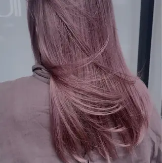 ロング カラー TOIRO ARISAのヘアスタイル