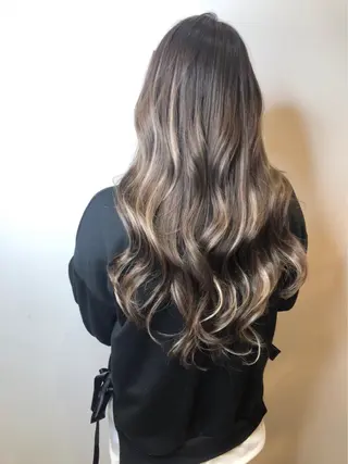 ロング カラー 韓国風・ブリーチなし ・あり後藤 一斗店長のヘアスタイル