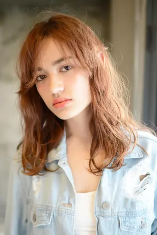 カラー 高岡 杏実のヘアスタイル