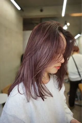 セミロング 南堀江レイヤーカット MIKU🍒のヘアスタイル