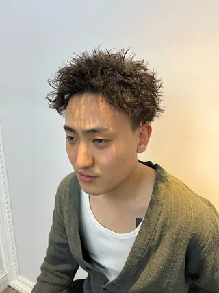 ショート パーマ メンズ 逢坂 智也のヘアスタイル
