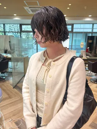 ショート パーマ ゆい/パーマ/レイヤ ー/似合わせカラーのヘアスタイル