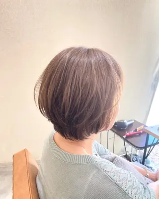 ショート 酸性ストレート/ブリ ーチなしWカラー河本のヘアスタイル