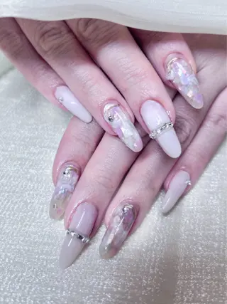 ネイル LUKA NAILのネイルデザイン