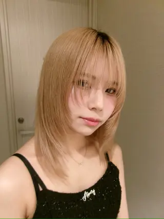 セミロング カラー ヘアアレンジ タイトボブ個性派カラ ーAKANEのヘアスタイル