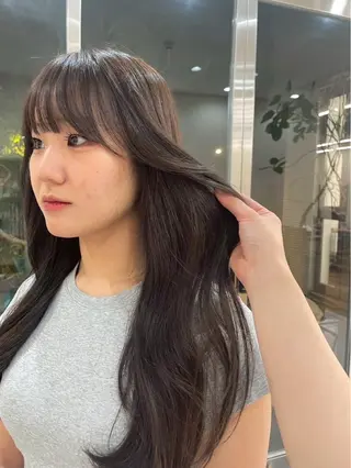 ロング レイヤーカット 🌱 ブリーチ  はるかのヘアスタイル