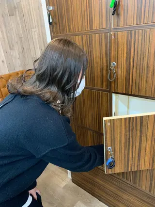 ミディアム カラー チバ ヒロトのヘアスタイル