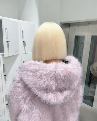 ショート カラー ハイトーンカラー💞 くるみ🎀のヘアスタイル