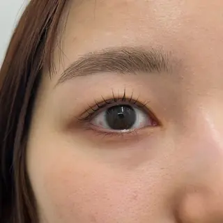 アイブロウ 鍵山 千秋のヘアスタイル