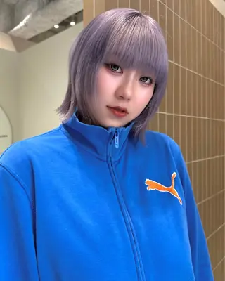 ロング カラー 岩元 愛美のヘアスタイル