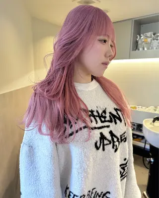 ロング カラー RAIMA ケアハイトーンのヘアスタイル