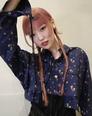 セミロング カラー ブリーチ😼 ボブ✍️レイヤーのヘアスタイル