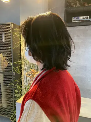 ミディアム 俵 知広のヘアスタイル