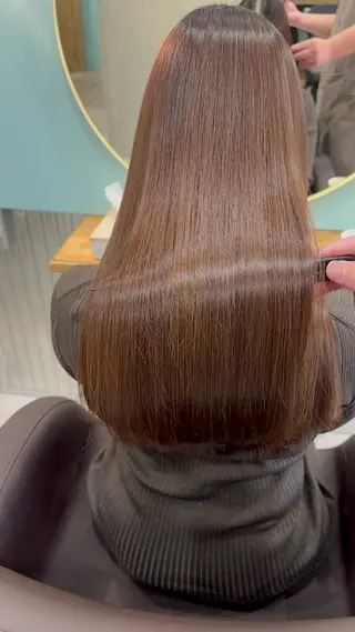 ロング カワカミ ユウダイのヘアスタイル