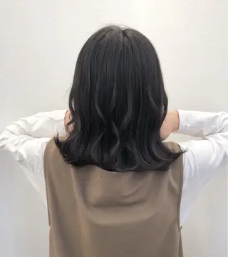 ミディアム ツノガイ エリのヘアスタイル