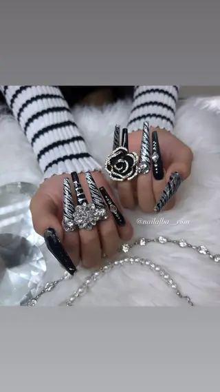 ネイル 加納 莉音のネイルデザイン