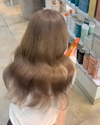 ロング カラー 小澤 志穂のヘアスタイル