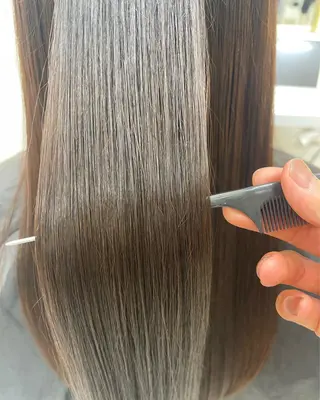 セミロング 中顔面短縮 顔まわり新田大翔のヘアスタイル