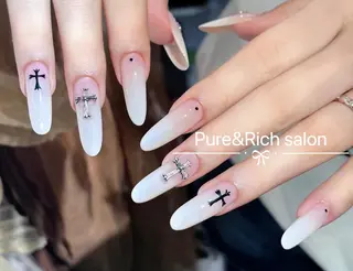 ネイル Pure&Rich Nailのネイルデザイン