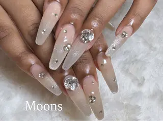 ネイル Moons nail 💅✨のネイルデザイン