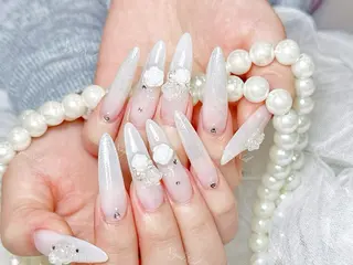 ネイル 🦋 Queenieのネイルデザイン