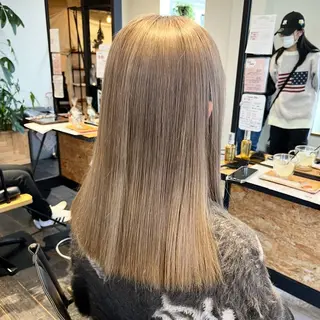 ロング カラー シマダ ユウナのヘアスタイル