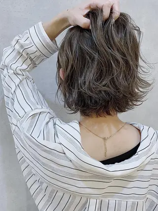 ショート カラー MOU namba ムウナンバのヘアスタイル