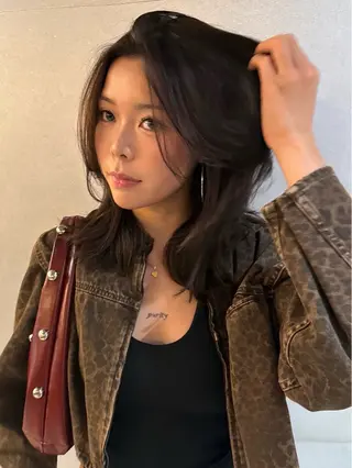 ミディアム レイヤーカット\ウル フ　chinatsuのヘアスタイル