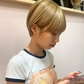 ショート カラー stylist店長 岡本真依のヘアスタイル