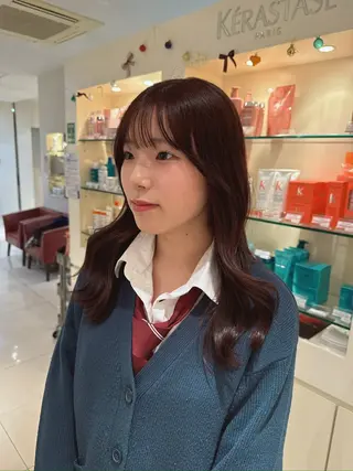 ロング カラー レナークアリア 澤田凜のヘアスタイル